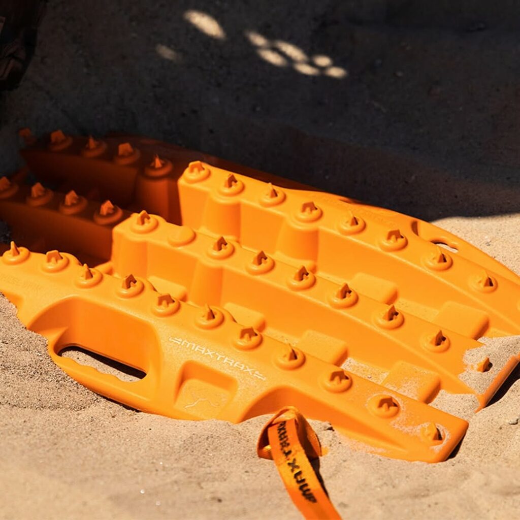 Photo des plaques de désenblage dans le sable