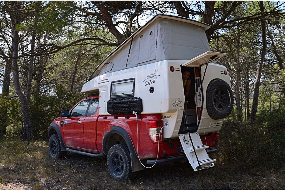 Cellule Gazell V1 montée sur pick-up pour voyage en autonomie